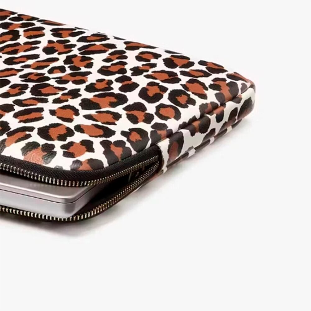 S Kate Spade Madison Spotted Leopard Universal Laptop Sleeve KI379 NWT Leopardo - Picture 3 of 6